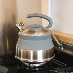 COLLAPSIBLE WHISTLING KETTLE – 2L